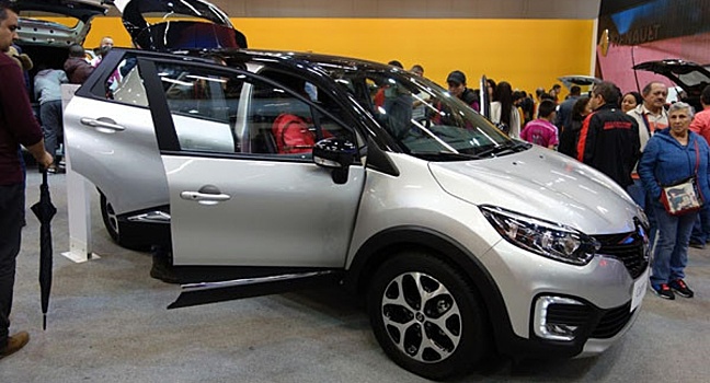 В Сети опубликованы первые рендеры нового кроссовера Renault Austral