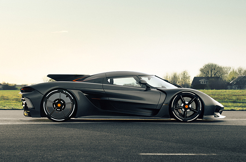 Позади остались Koenigsegg Regera с результатом 28,81 секунды и Rimac Nevera с показателем 31,49 секунды. На старт вышел экземпляр в стоковой версии, но с каркасом безопасности и сиденьем водителя от Koenigsegg One:1. В бак взамен стандартного топлива залили биоэтанол E85, а ещё машину оснастили покрышками Michelin Pilot Sport Cup2 R.