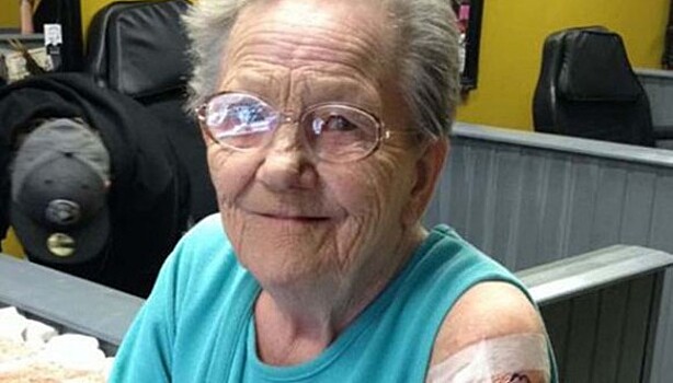 Пропавшая 79-летняя старушка нашлась в тату-салоне, где набила свою первую в жизни татуировку!