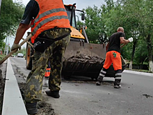 В Оренбурге на проспекте Парковом идет устройство бордюров