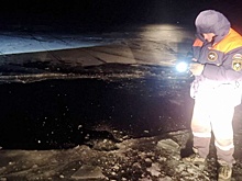 Машина с людьми провалилась в озеро Байкал и затонула на глубине 700 метров