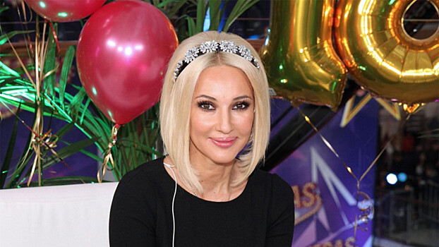 Телеведущая Лера Кудрявцева показала, как её поздравили с днём рождения коллеги по шоу-бизнесу