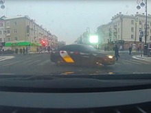 Тюменский таксист превратил пешеходный переход в автодром