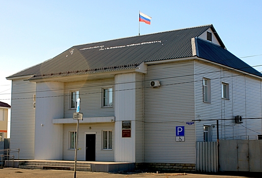 Экс‑главврач Тюкалинской ЦРБ предстанет перед судом за незаконные выплаты