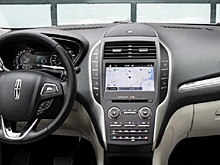 Пара редких седанов Lincoln Continental Coach Door Edition выставлена на аукцион