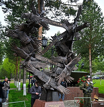 В Калужской области открыли памятник участникам СВО