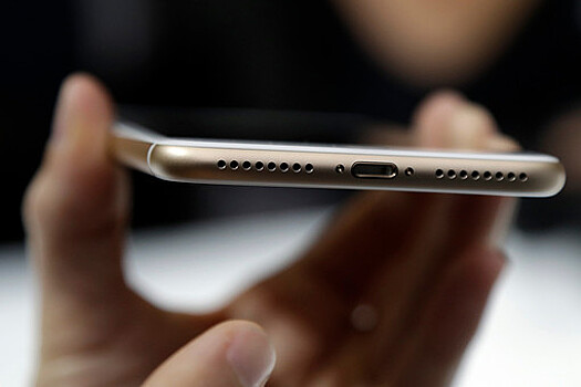 ЕС заставит Apple сменить разъем в iPhone