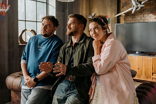 Когда стартует сериал «Остаться друзьями»