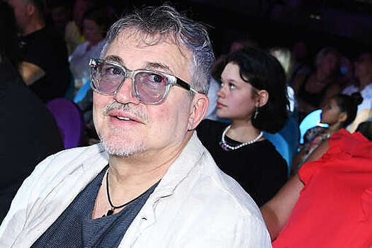 Mash: телеведущий Дибров отпраздновал день рождения на Бали