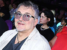 Mash: телеведущий Дибров отпраздновал день рождения на Бали