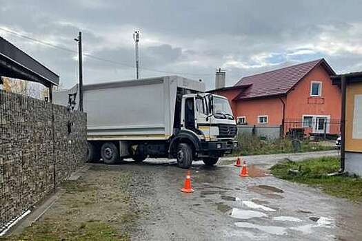 В Калининградской области водитель мусоровоза задавил своего напарника