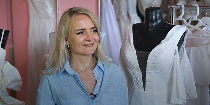 «Все тело дышит, будто ты голый»: как белорусский дизайнер создает свадебные платья изо льна