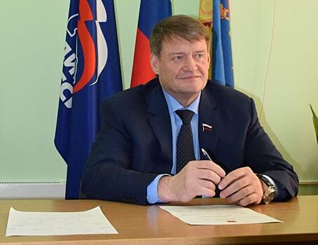 Депутат ГД Алексей Ткачёв поздравил своих земляков с Днём района