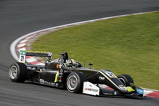 Норрис выиграл третью гонку Формулы-3 на «Нюрбургринге», Мазепин — 10-й