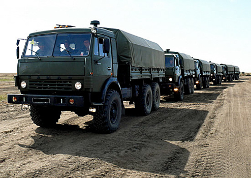 В бригаду МТО Западного военного округа поступило около 20 многоосных тяжелых машин Урал «Мотовоз» и КамАЗ «Мустанг»