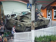 В Луганске БМП ополченцев сбила насмерть двух человек