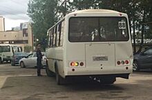 В Новосибирске два водителя автобусов не поделили маршрут