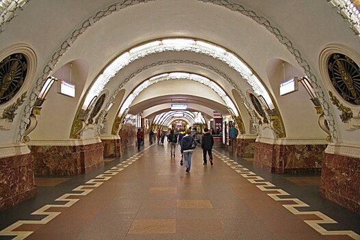 Нашедшего взрывное устройство в петербургском метро дежурного представят к награде