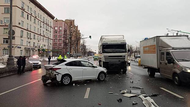 Прокуратура проконтролирует выяснение обстоятельств ДТП с погибшими на МКАД возле Дмитровского шоссе