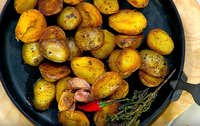 Как приготовить картофель по-деревенски