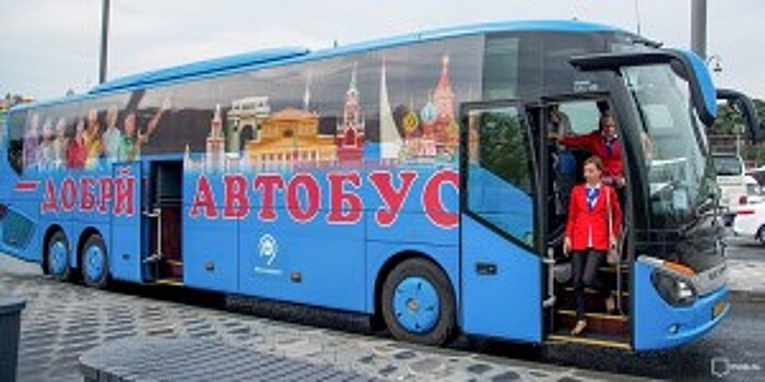 «Добрый автобус» совершил более 500 поездок для пожилых москвичей