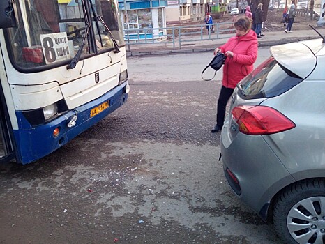 В Вышнем Волочке автобус устроил ДТП