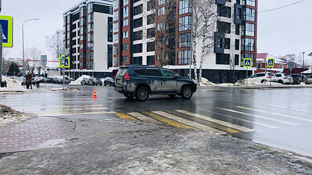 В Югре водитель внедорожника отправил в больницу женщину-пешехода