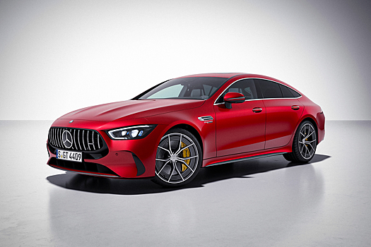 Мощный лифтбек Mercedes-AMG GT получил скромный рестайлинг