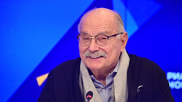 Михалков вспомнил, как дал автограф обнаженной поклоннице