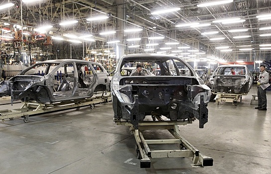 Завод Nissan запускает конвейер в Петербурге после приостановки