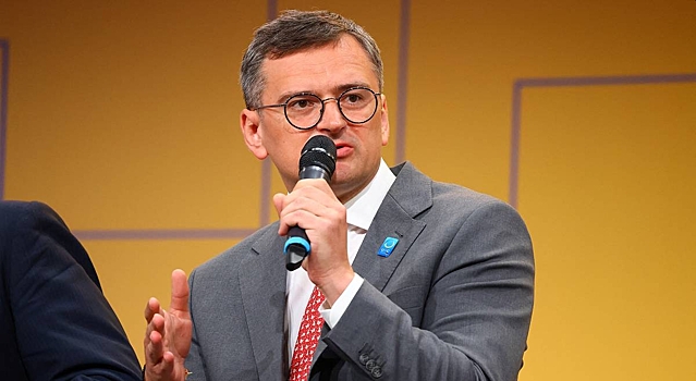 Кулеба раскрыл последствия массового оттока молодежи с Украины