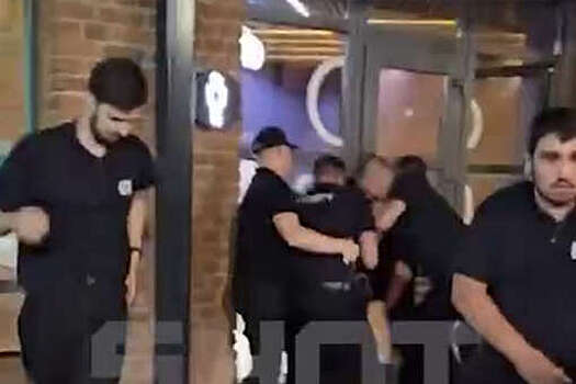 Двое охранников напали на школьников на концерте рэпера Славы КПСС в Петербурге