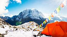 Гора-убийца: чем альпинистов так манит Эверест и почему многие там погибают