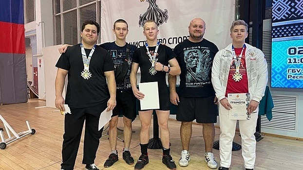 Вологодские пауэрлифтеры стали победителями и призёрами первенства СЗФО
