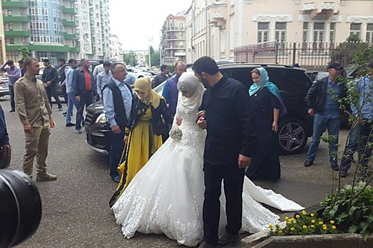 Песков прокомментировал чеченскую свадьбу