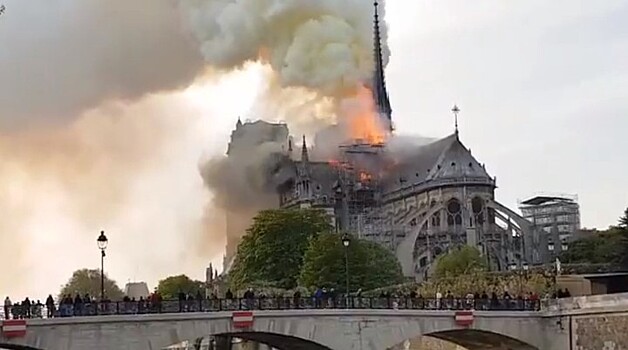 Завершен демонтаж строительных лесов вокруг сгоревшего собора Нотр-Дам в Париже