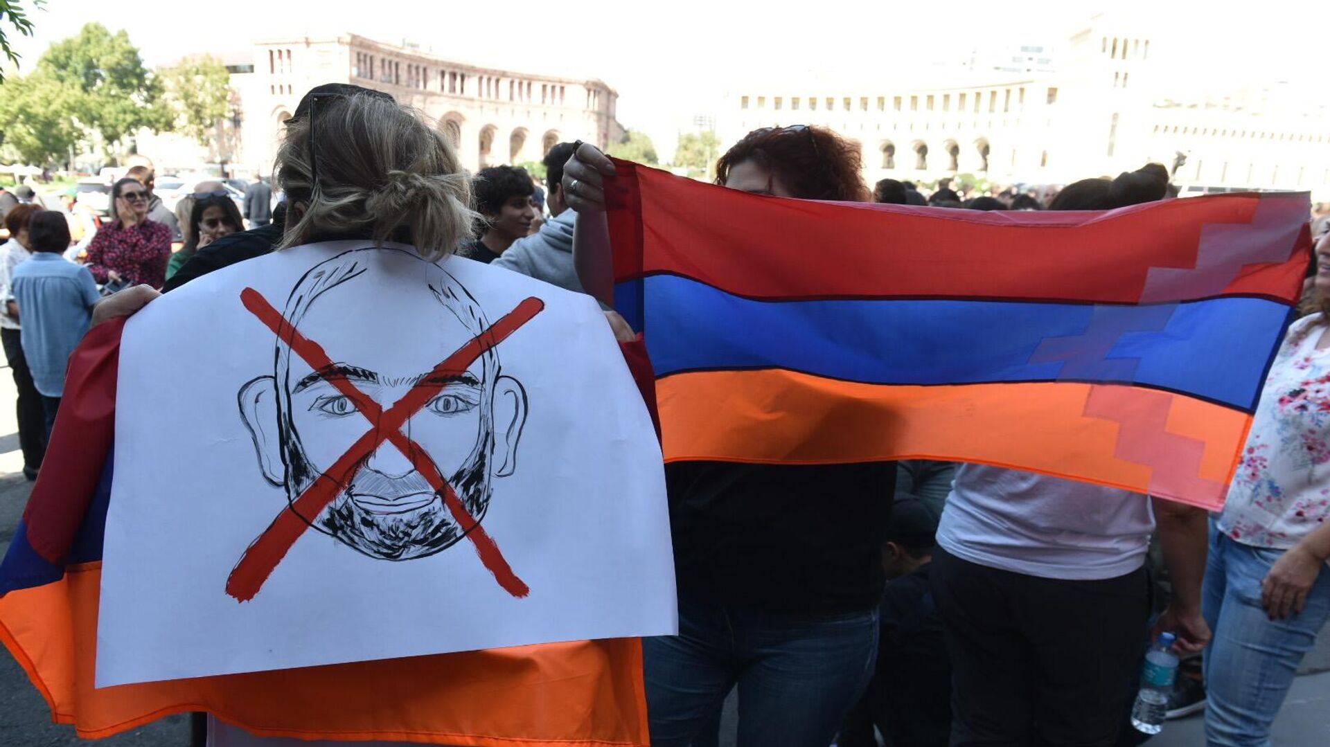 В Ереване начались аресты участников антиправительственных митингов