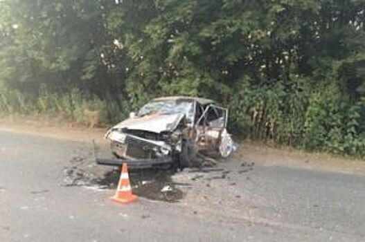 В Самаре ВАЗ-21093 столкнулся с грузовиком Dong Feng