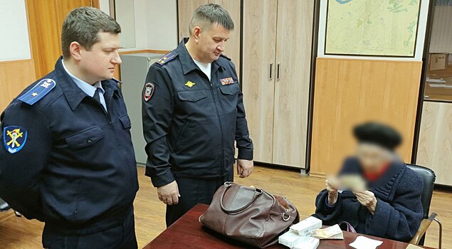 Полицейские пресекли хищение мошенниками 305 тысяч рублей у обманутой 86-летней жительницы Ачинска