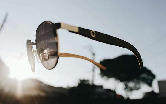 Эксперт объяснил, зачем сотрудники ДПС просят водителей снять очки при общении