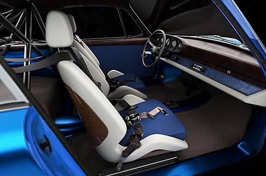 Экс-дизайнер Jaguar показал автомобильный интерьер из 2030 года