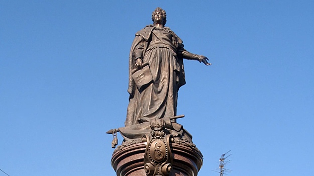 В Одессе вновь осквернили памятник Екатерине II