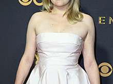 Как выглядели звезды сериала «Рассказ служанки» до обрушившейся на них славы