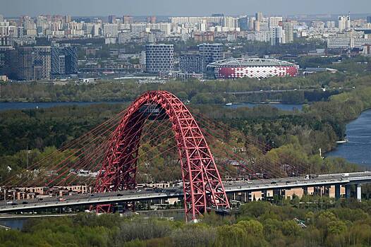 Нефтяной бизнесмен разбился на элитной Aston Martin в Москве. Его имя связывают еще с двумя смертями