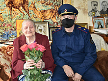 Дмитрий Матушкин поздравил ветерана с днем рождения