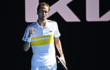 Стало известно время начала матча Медведев — Циципас в полуфинале Australian Open