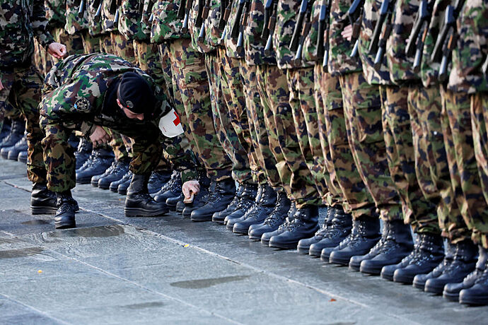 Швейцария упростит процедуры участия армии в военных миссиях ЕС