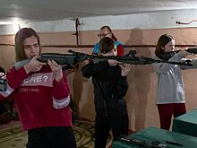 Более 50 школ города соревновались в стрельбе из пневматической винтовки