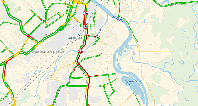 Второй день подряд пензенские автомобилисты стоят в большой пробке на улице Терновского