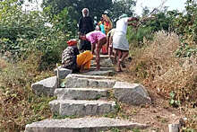 Индиец потратил восемь лет на строительство лестницы из 400 камней